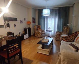 Sala d'estar de Apartament de lloguer en Valladolid Capital amb Calefacció, Terrassa i Traster