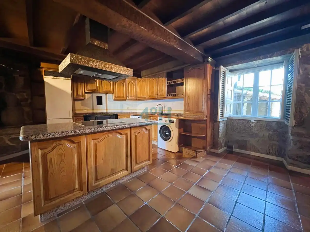 Cocina de Finca rústica de alquiler en San Cibrao das Viñas con Calefacción, Jardín privado y Terraza