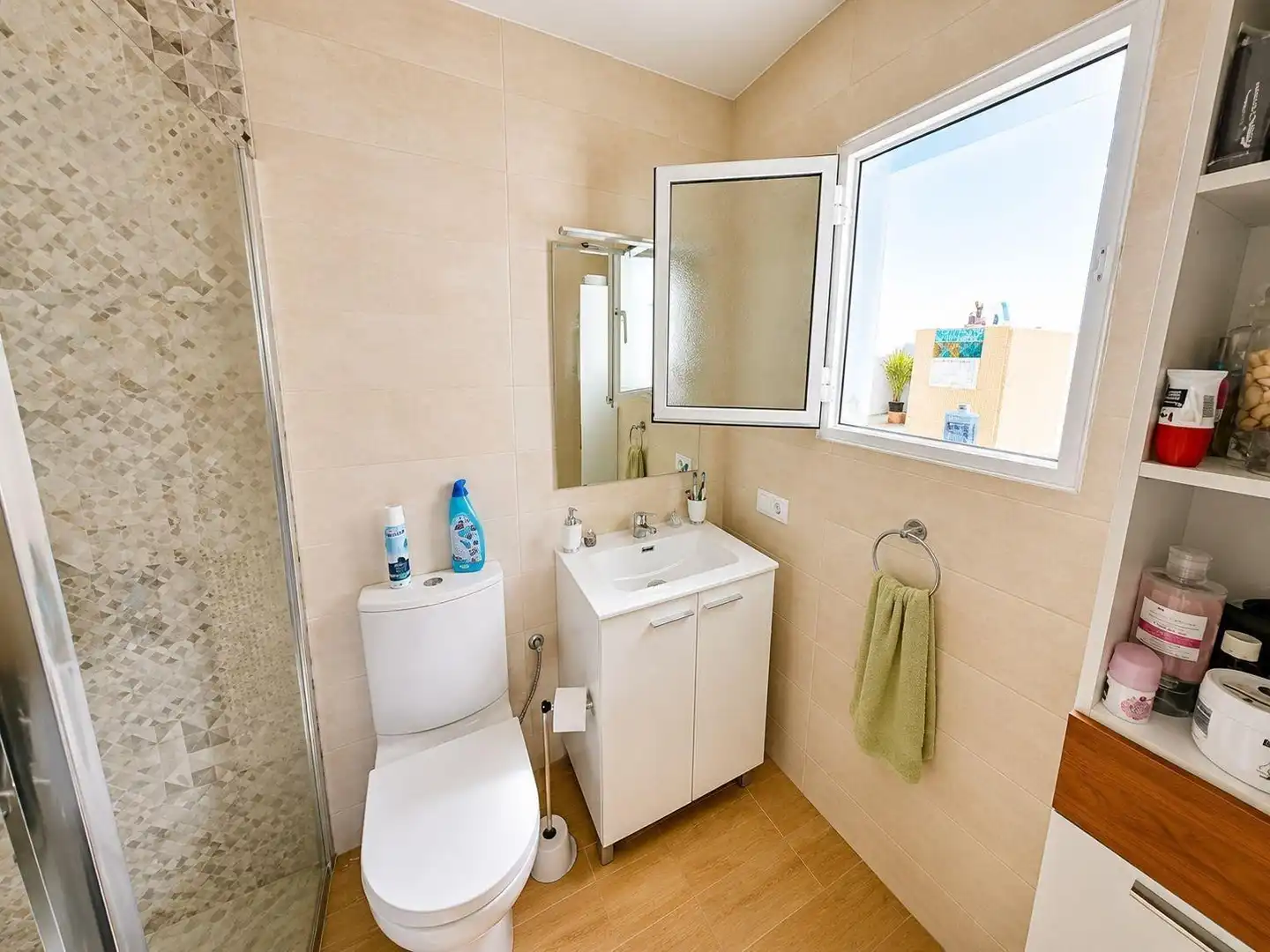 Baño de Dúplex en venta en Algorfa con Aire acondicionado, Calefacción y Jardín privado