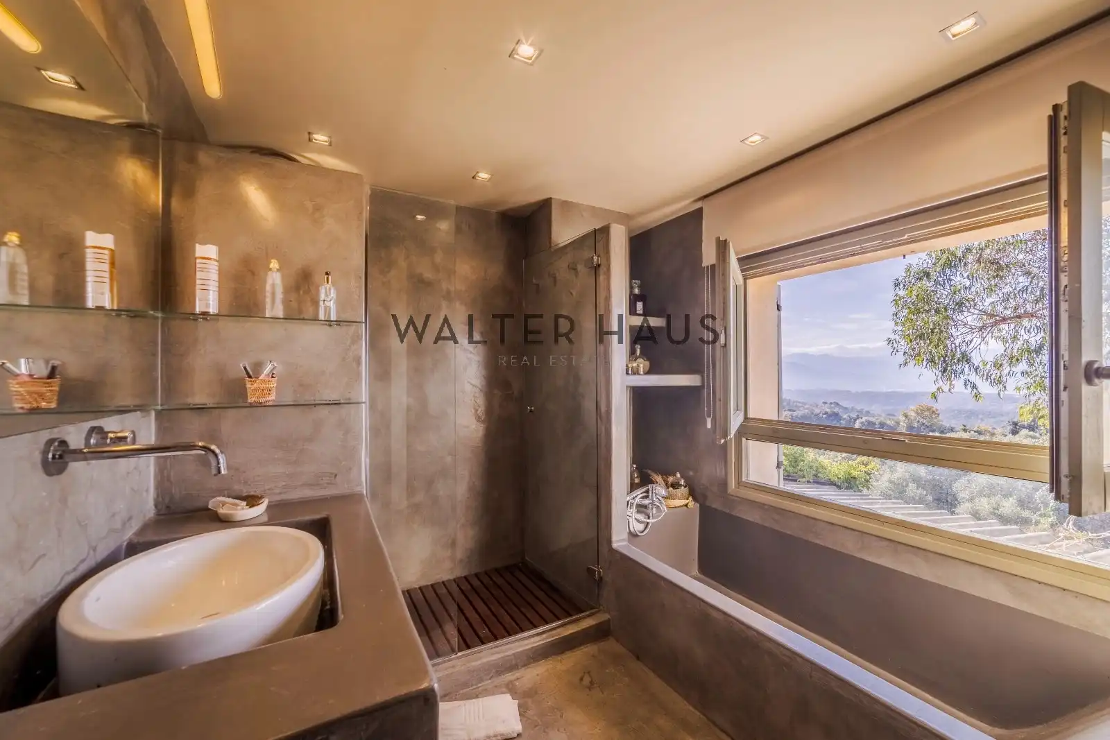 Bathroom of Houses for sale in Lloret de Mar  with Air Conditioner, Heating and Private garden