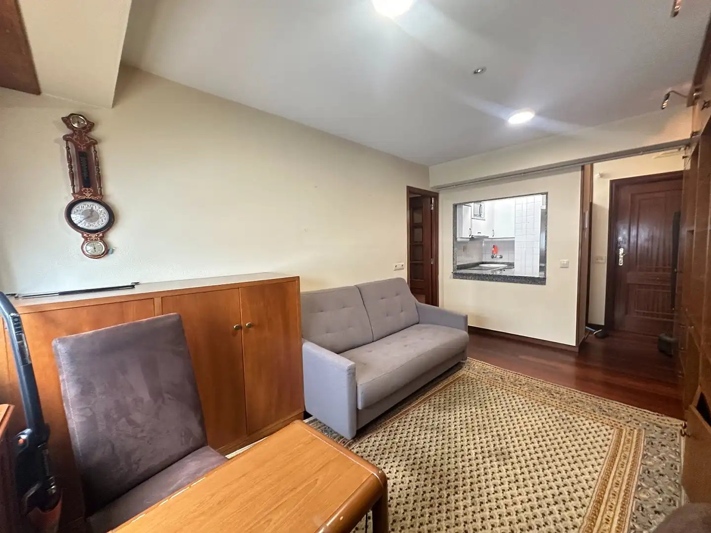 Sala d'estar de Apartament en venda en Santiago de Compostela  amb Calefacció i Moblat
