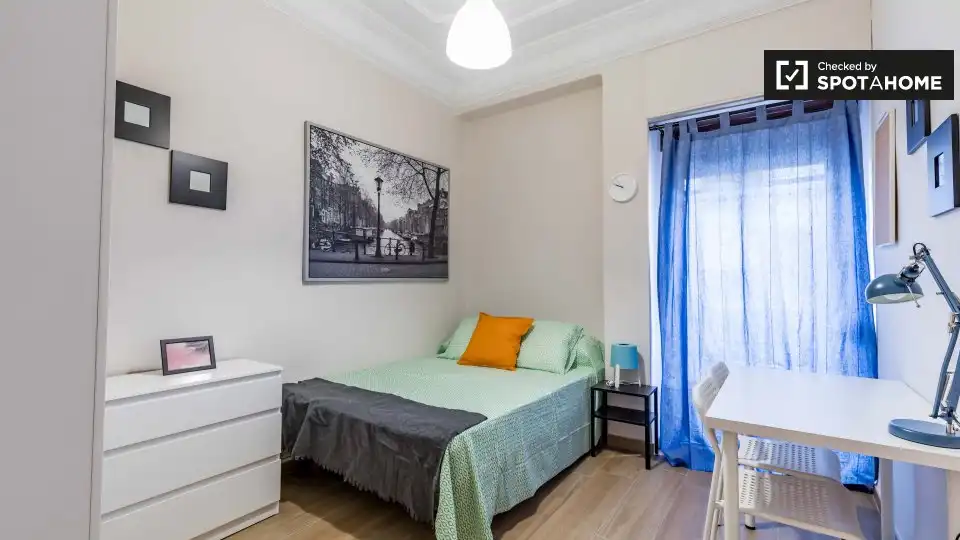 Bedroom of Flat for rent in Valencia  with Air Conditioner, Heating and Furnished