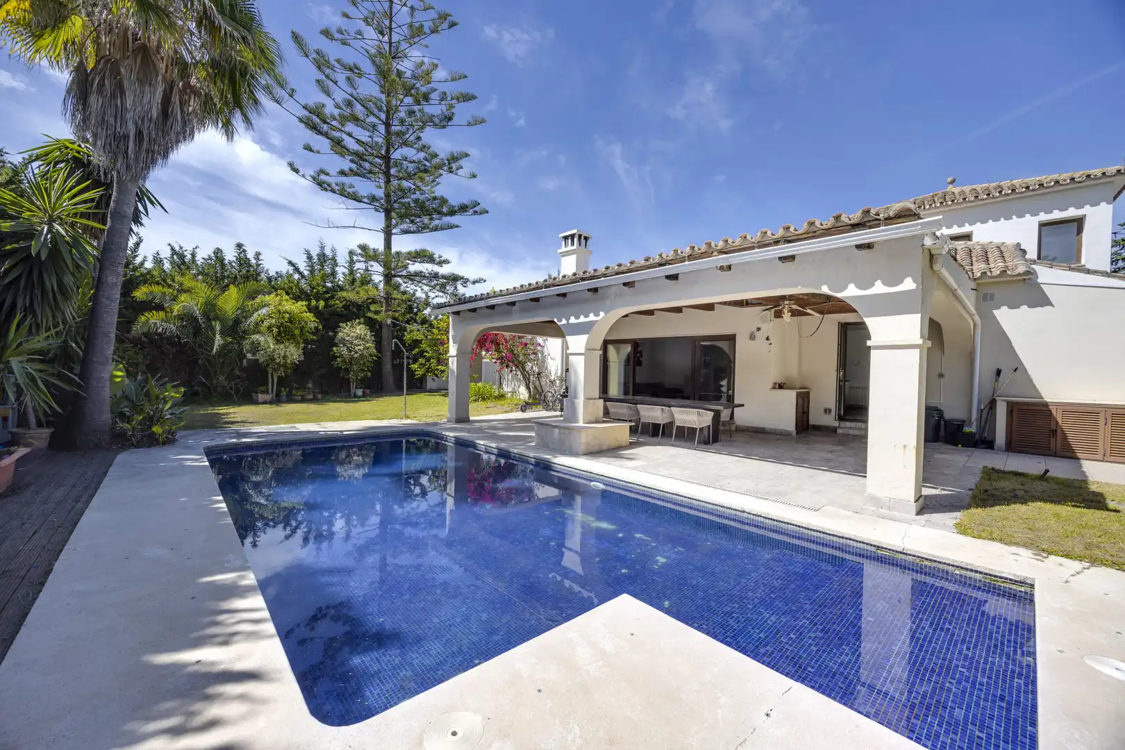 Piscina de Casa o xalet en venda en Estepona amb Aire condicionat, Jardí privat i Terrassa