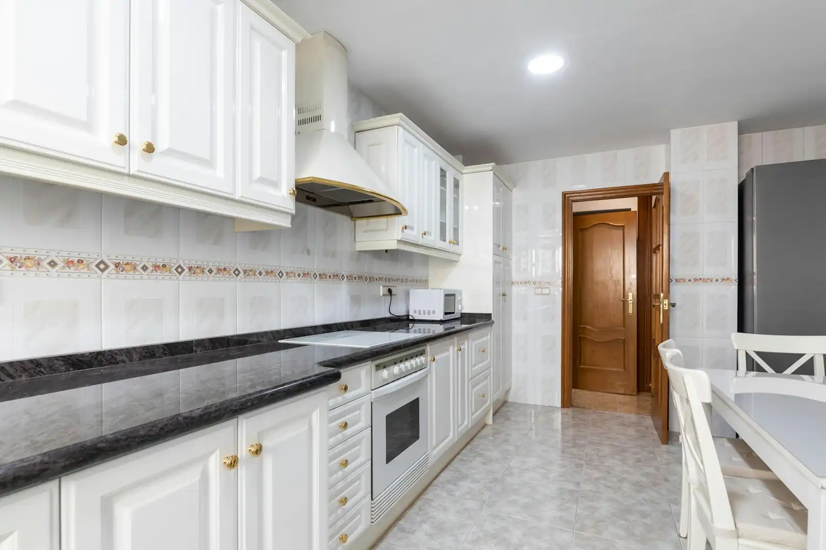 Kitchen of Flat for share in Valencia  with Heating and Washing machine