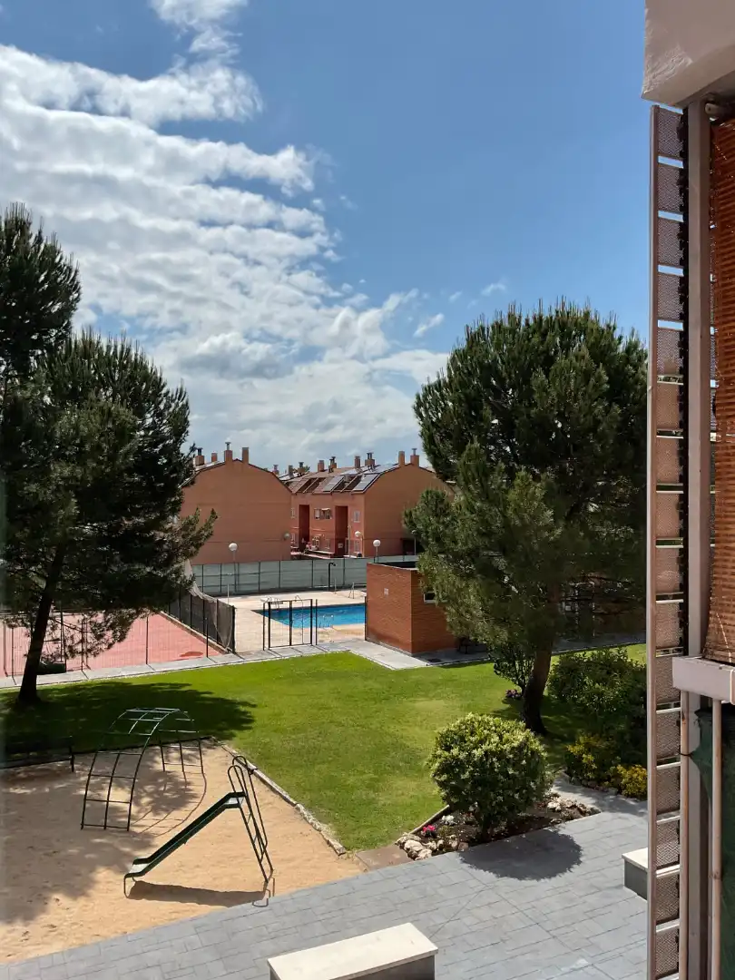 Piscina de Piso en venta en Alcalá de Henares con Calefacción, Parquet y Terraza