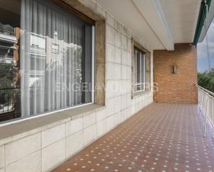 Vista exterior de Apartament en venda en  Madrid Capital amb Calefacció, Terrassa i Traster