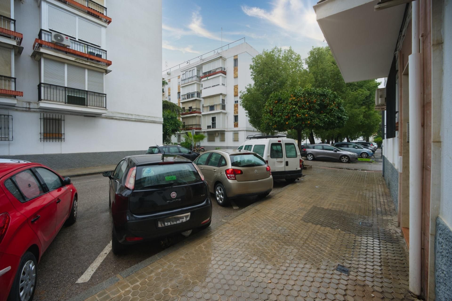 Parking of Flat for sale in  Sevilla Capital  with Air Conditioner and Terrace