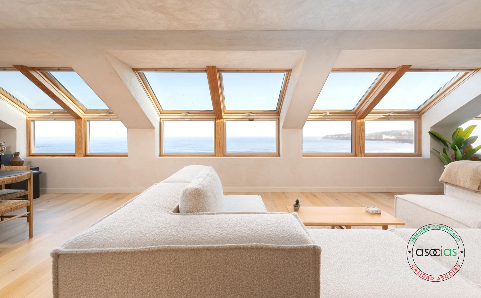 Sala d'estar de Àtic en venda en Gijón  amb Aire condicionat, Calefacció i Traster