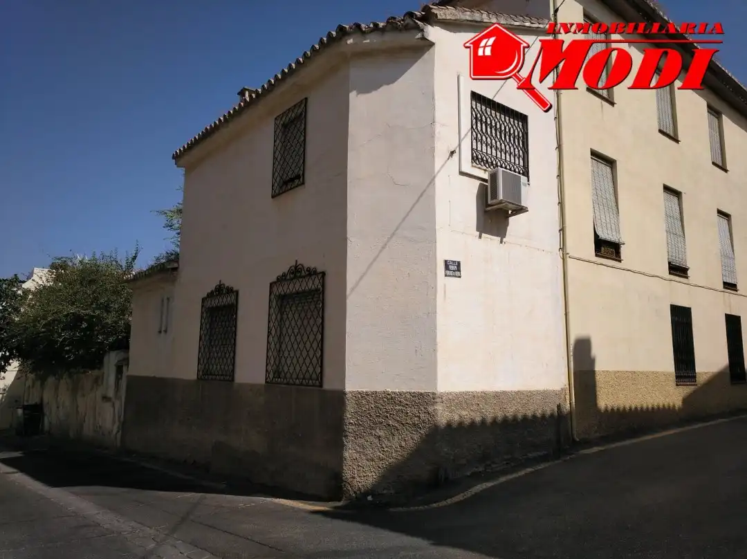 Vista exterior de Residencial en venda en La Zubia