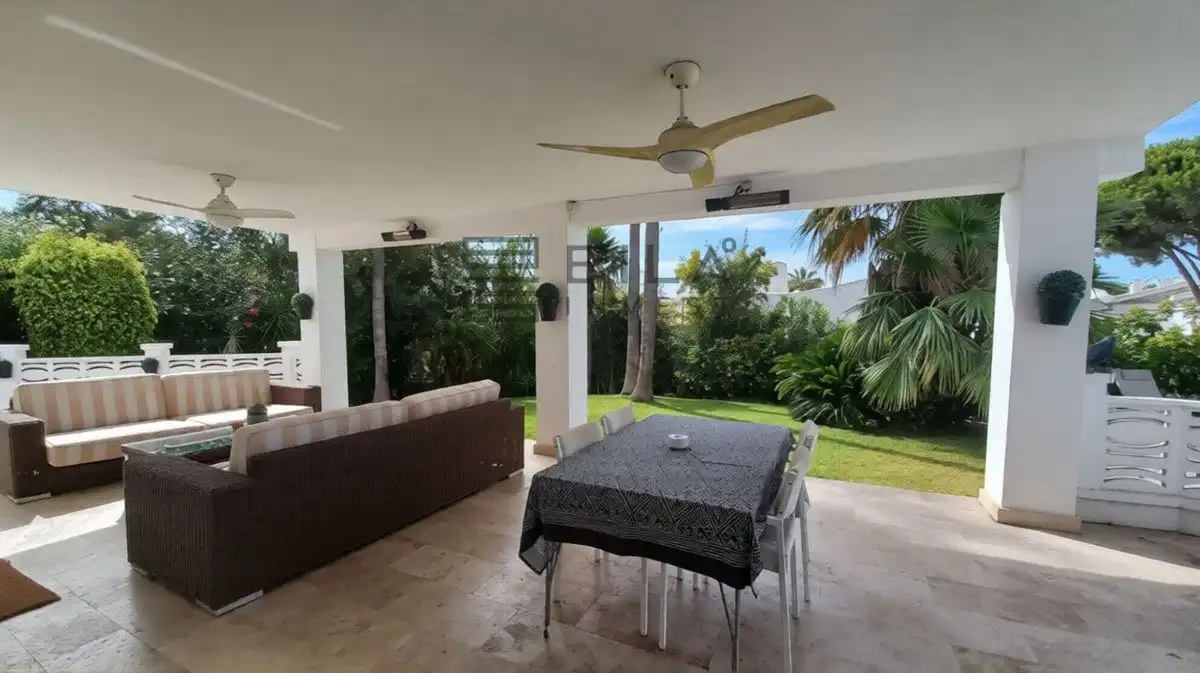 Chalet con piscina en venta en Las Chapas, imagen 2