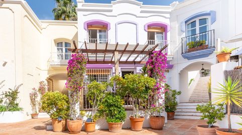 Foto 4 de Casa adosada en venda a Pa-2 Urbanizacion la Perla de la Heredia, La Quinta, Benahavís