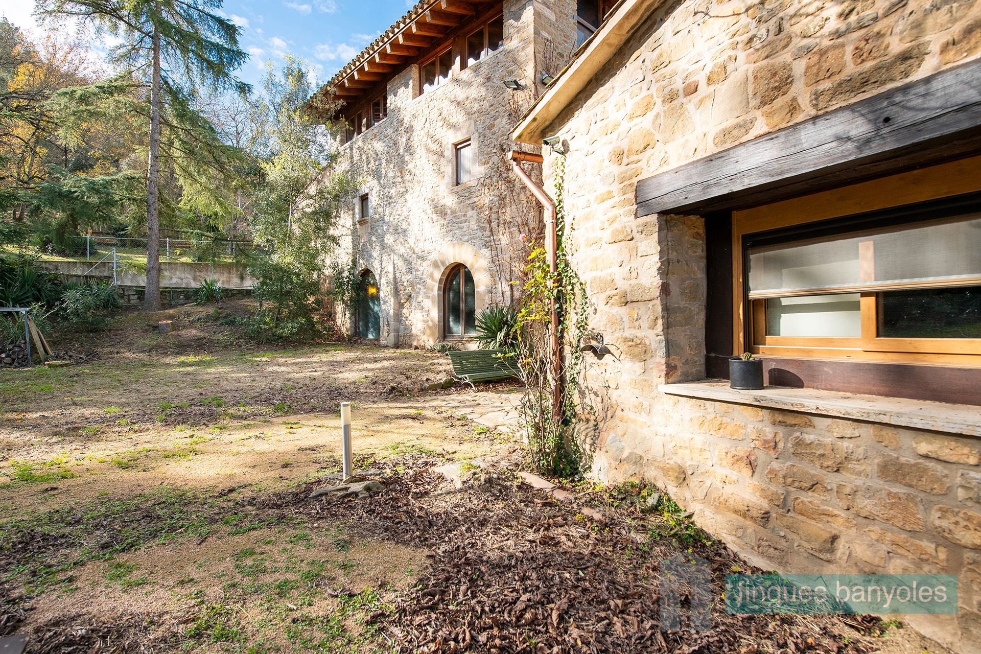 Vista exterior de Finca rústica en venda en Camós amb Calefacció, Jardí privat i Parquet