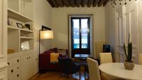 Sala d'estar de Dúplex en venda en  Madrid Capital amb Aire condicionat, Jardí privat i Moblat