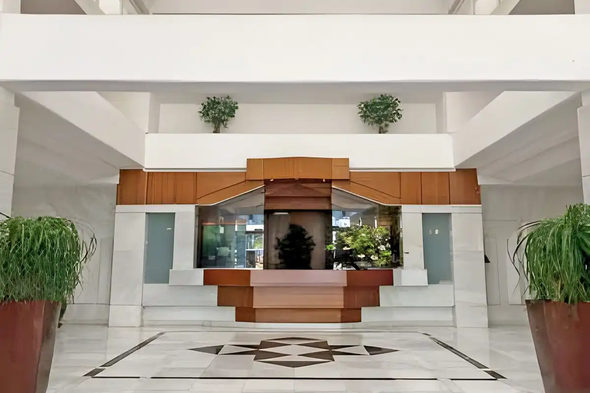 Apartamento con piscina en venta en Nueva Andalucía, imagen 2