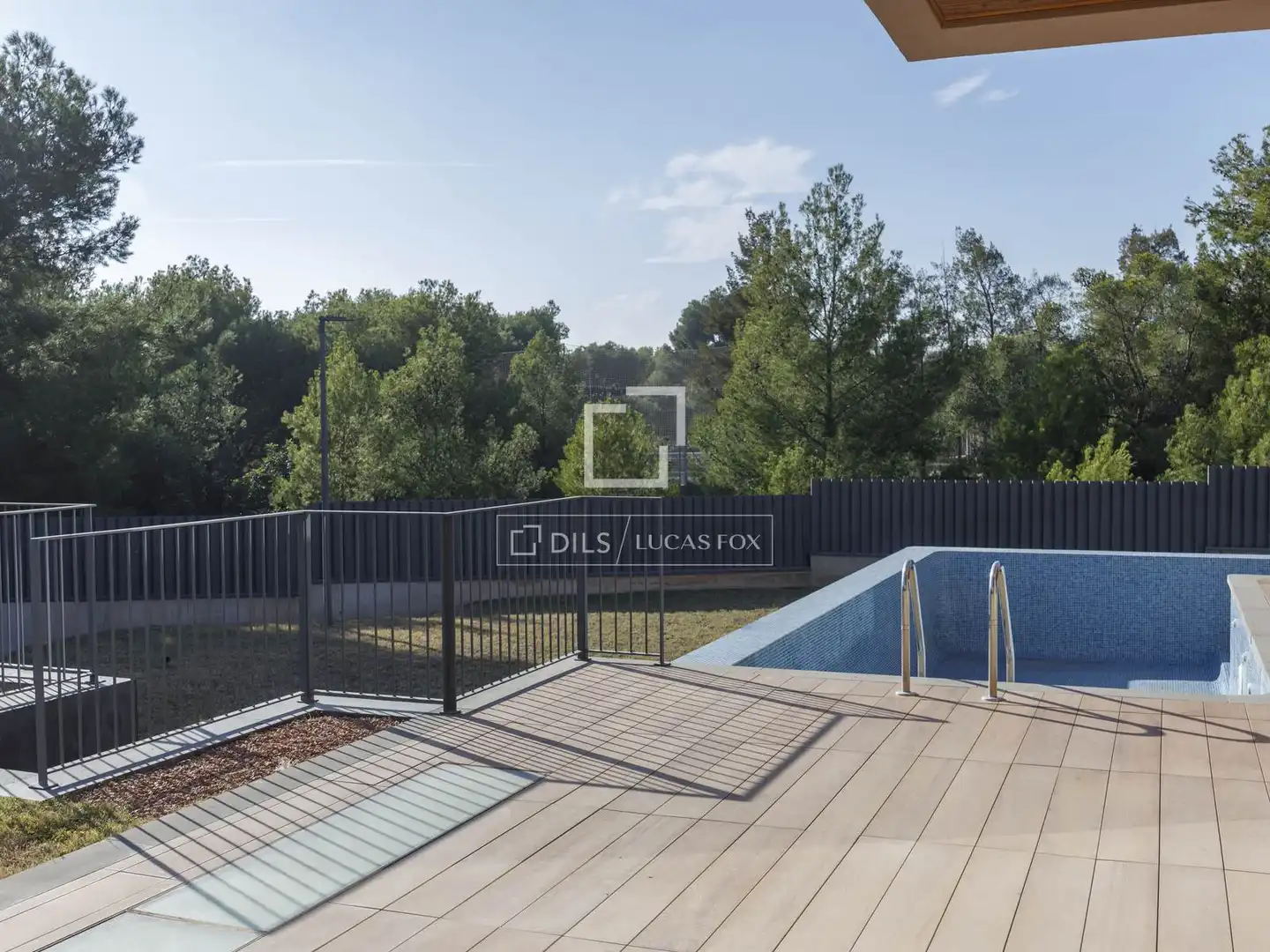Piscina de Casa o xalet en venda en Sagunto / Sagunt amb Aire condicionat, Calefacció i Jardí privat