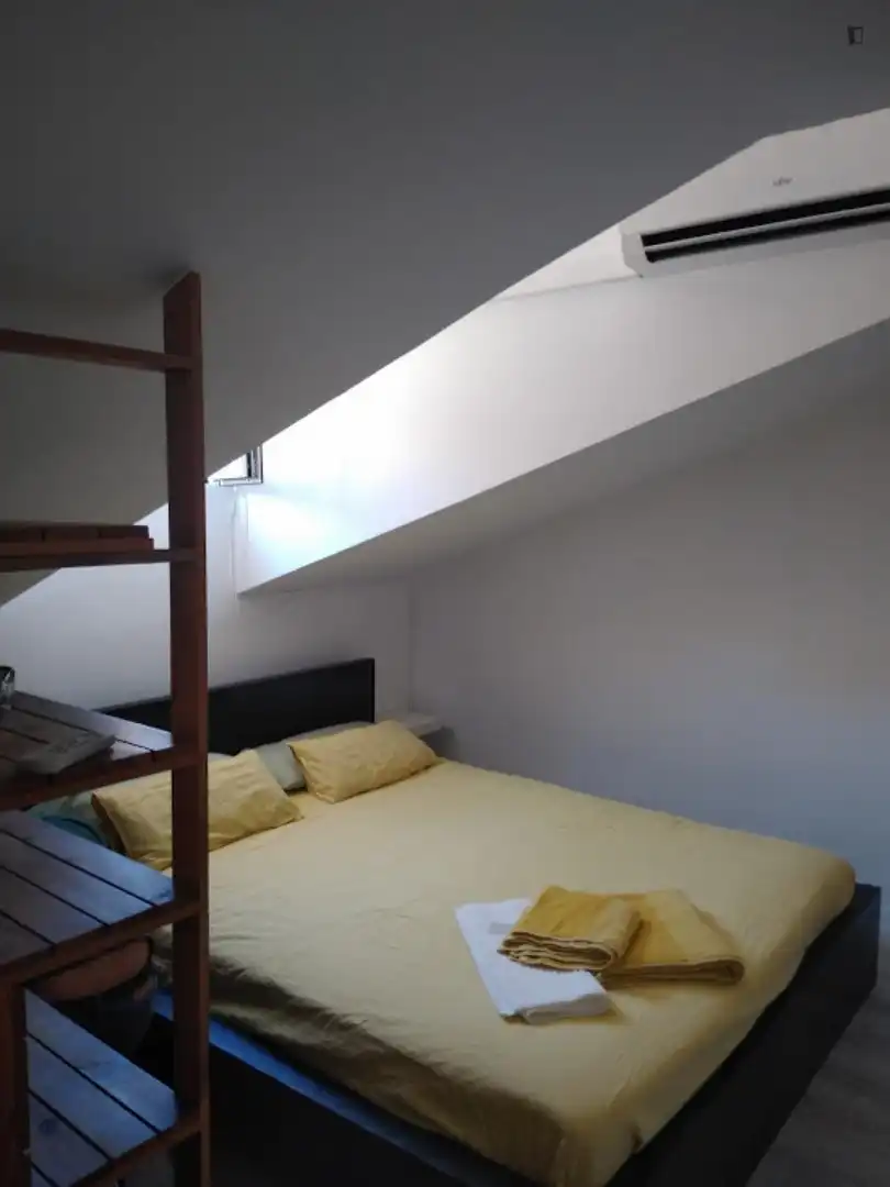 Schlafzimmer von Wohnung zur Miete in Madrid mit Klimaanlage, Möbliert und Waschmaschine