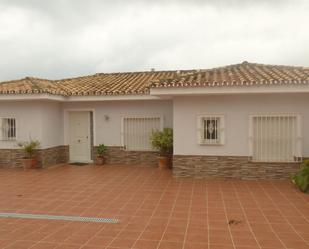 Vista exterior de Casa o xalet en venda en Mijas amb Aire condicionat, Terrassa i Piscina