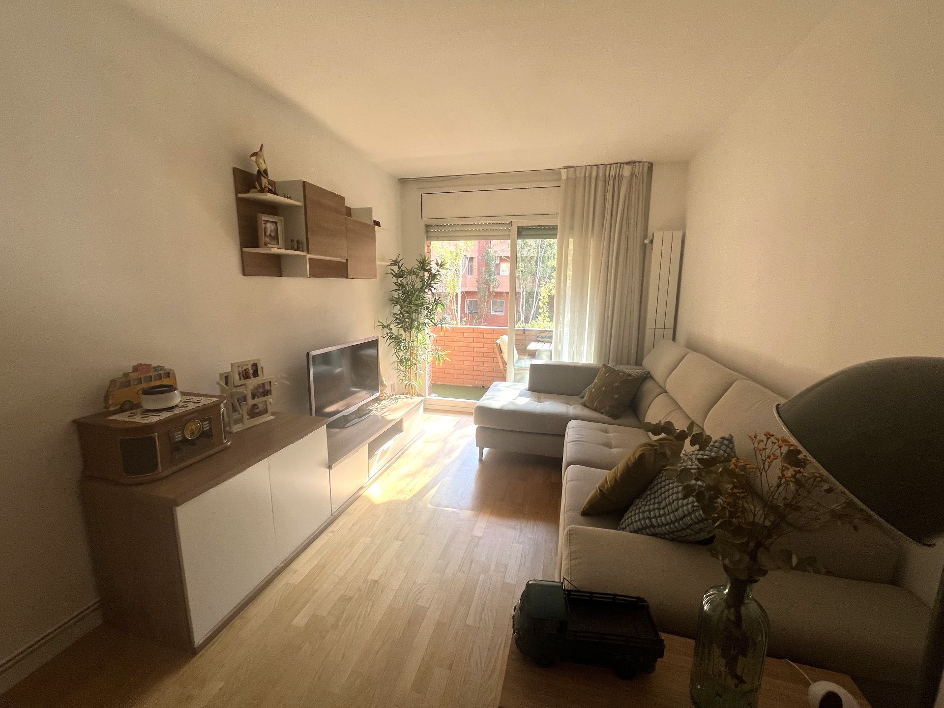 Sala d'estar de Pis en venda en Santa Coloma de Cervelló amb Aire condicionat, Calefacció i Parquet