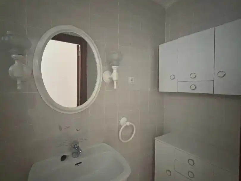 Baño de Piso para compartir en Plaza de Toros - Avenida Chapí - Trinquete  