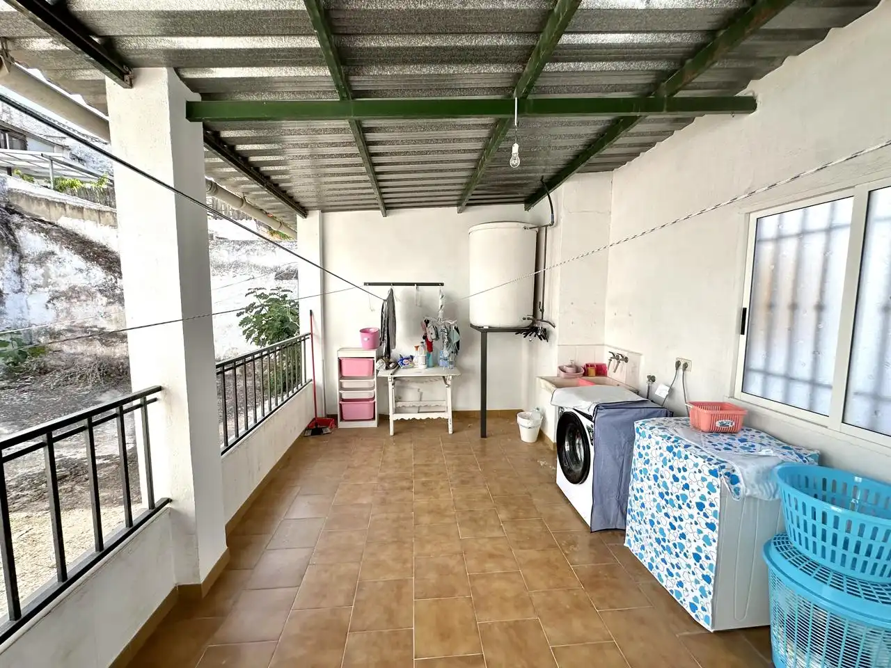 Balcony of Ground floor for sale in Cuevas Bajas  with Private garden and Storage room