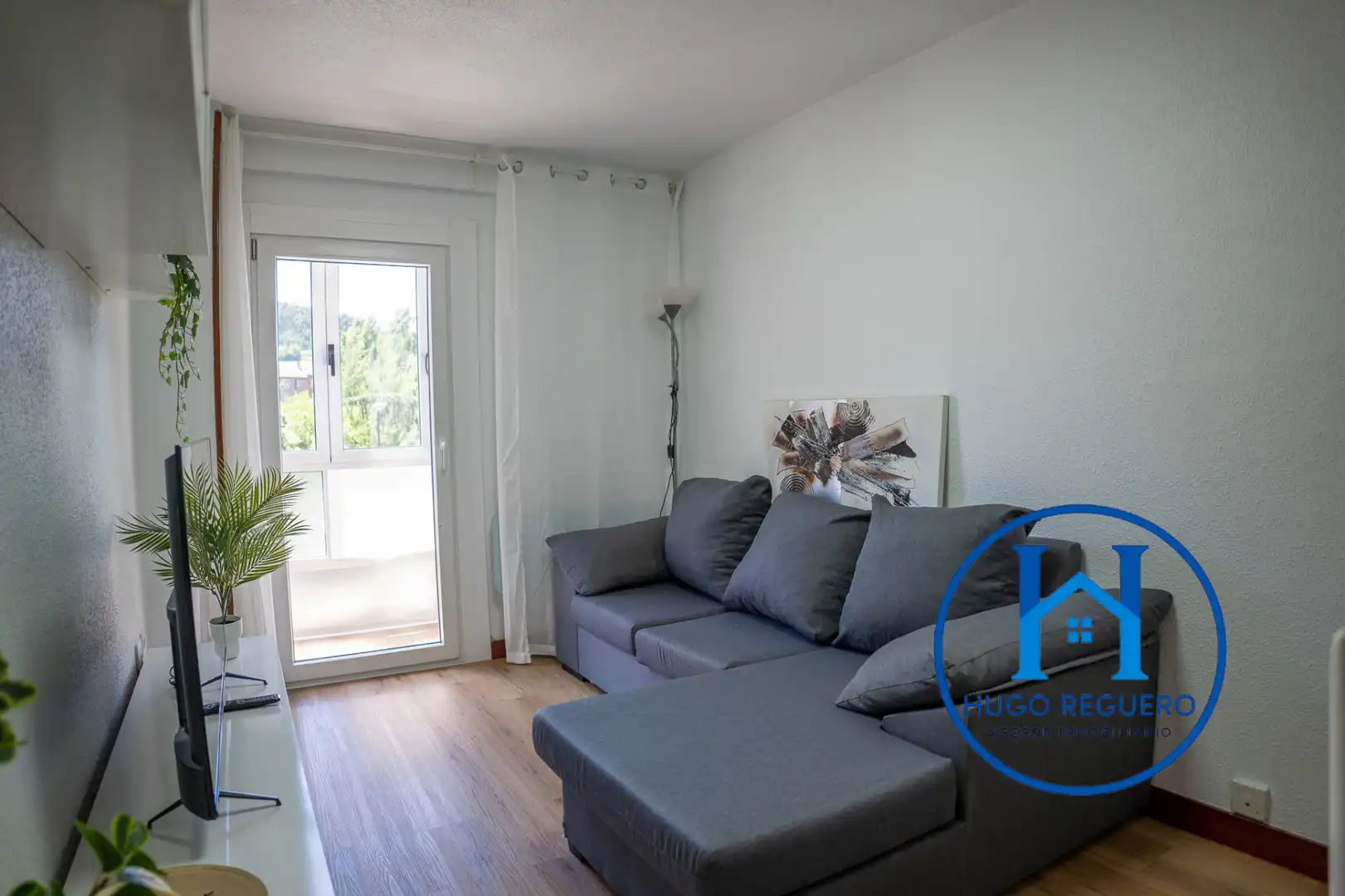 Living room of Flat for rent in Avilés  with Heating, Parquet flooring and Furnished