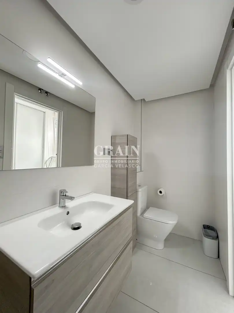 Bathroom of Flat for sale in Albacete  with Air Conditioner, Heating and Balcony