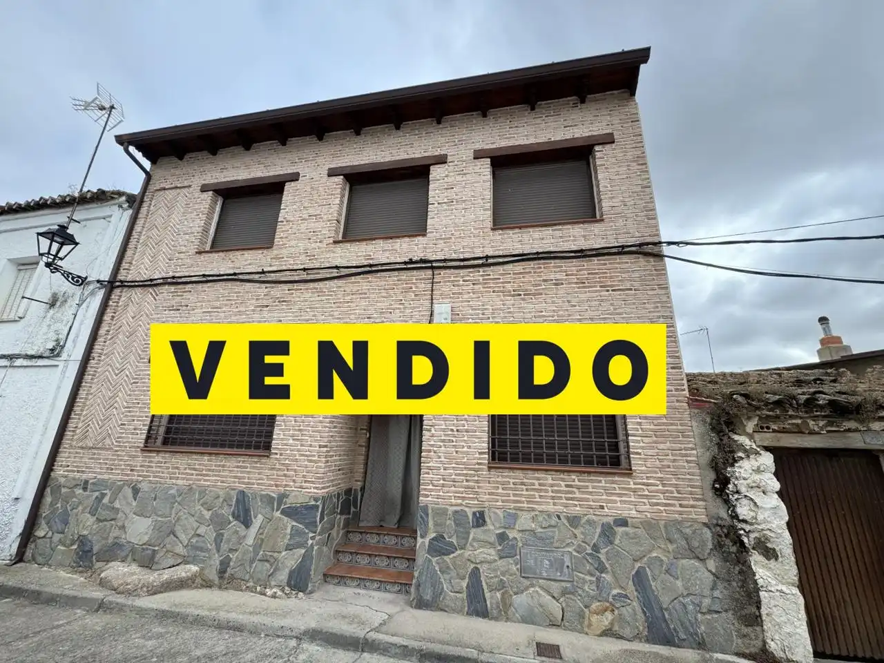 Vista exterior de Casa adosada en venta en Velada con Trastero