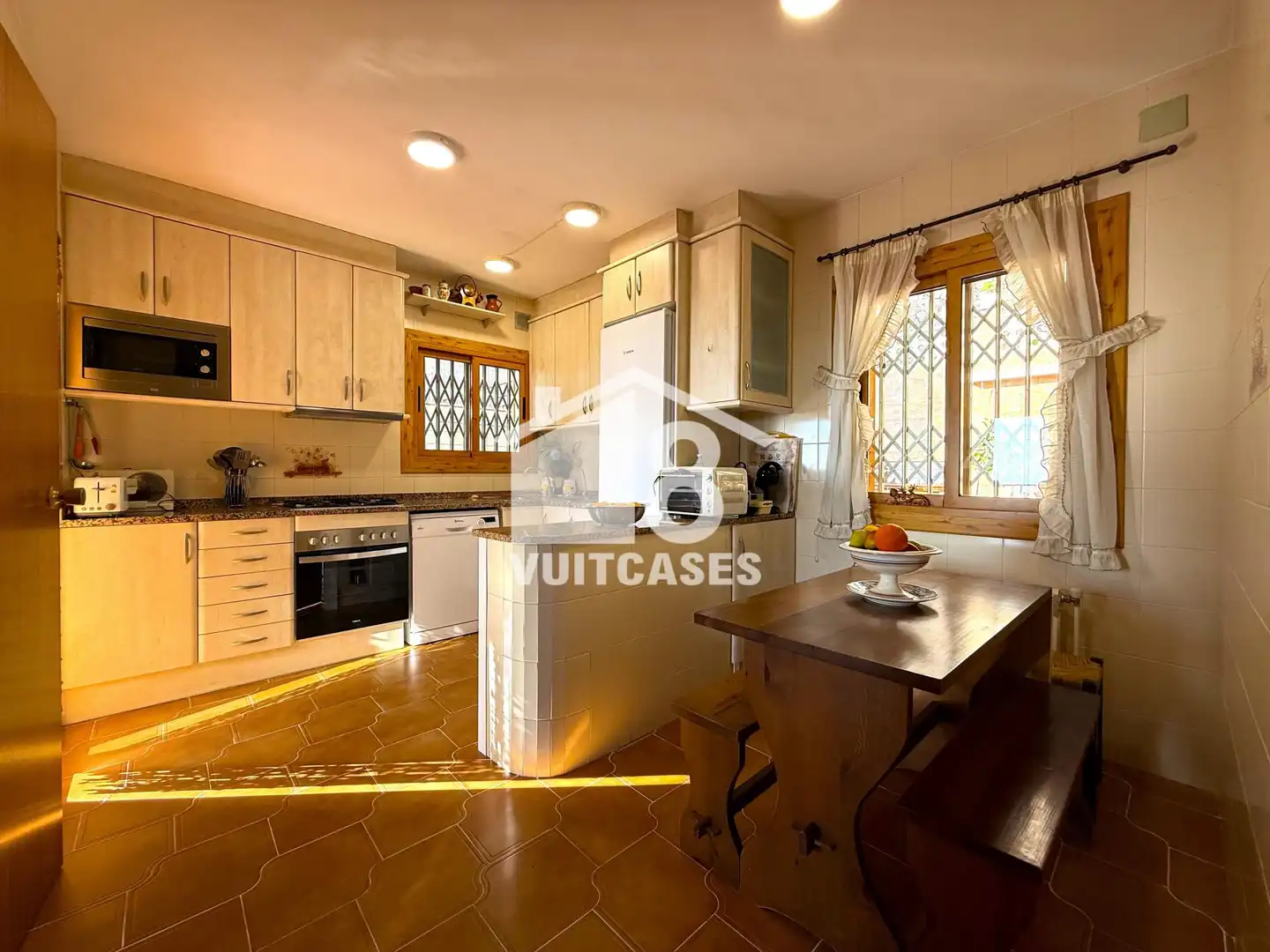 Cuina de Casa o xalet en venda en Arenys de Munt amb Calefacció, Terrassa i Traster