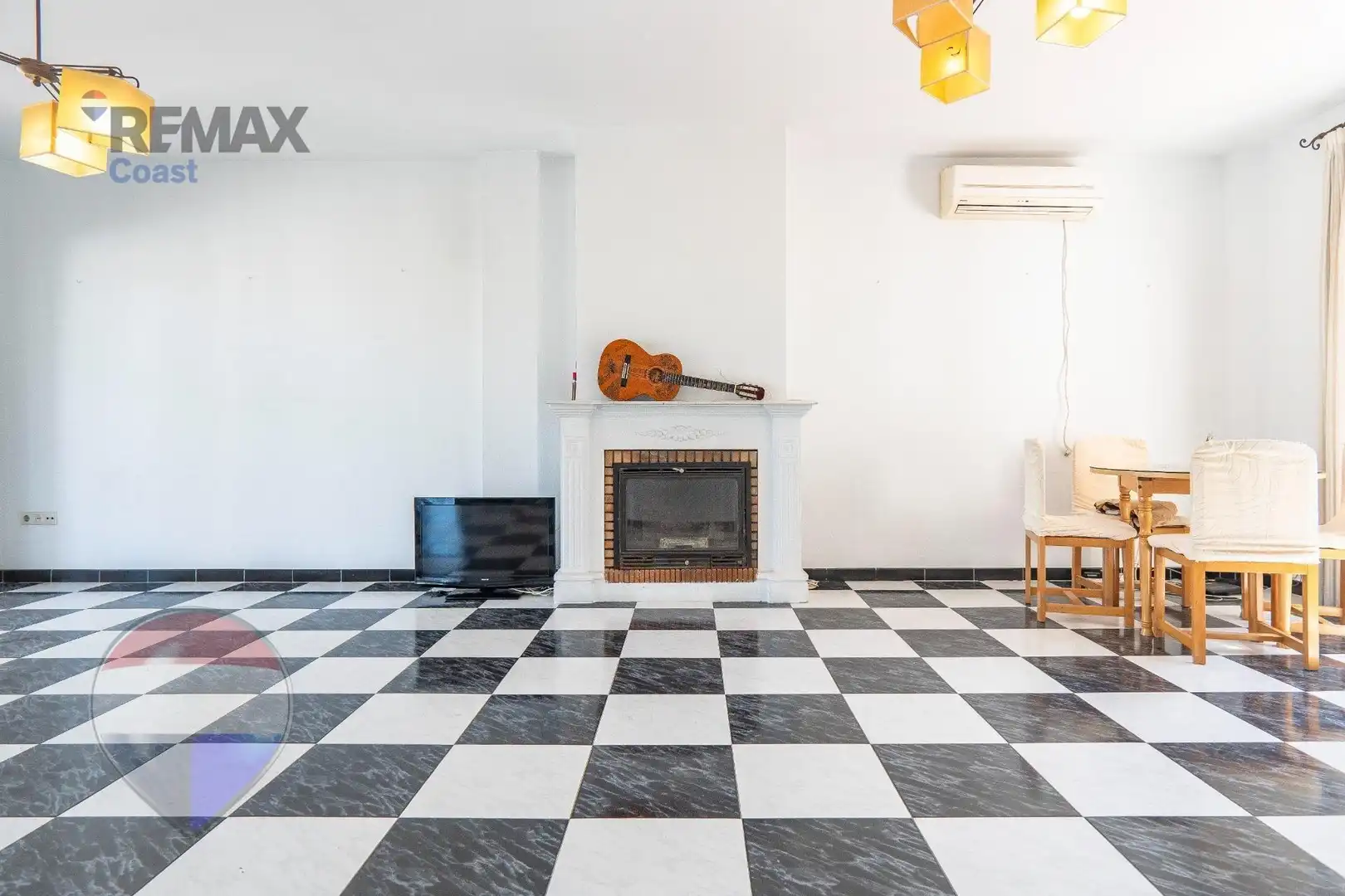 Sala d'estar de Casa o xalet en venda en Alhaurín de la Torre amb Piscina comunitària