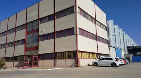Vista exterior de Nau industrial en venda en Móstoles
