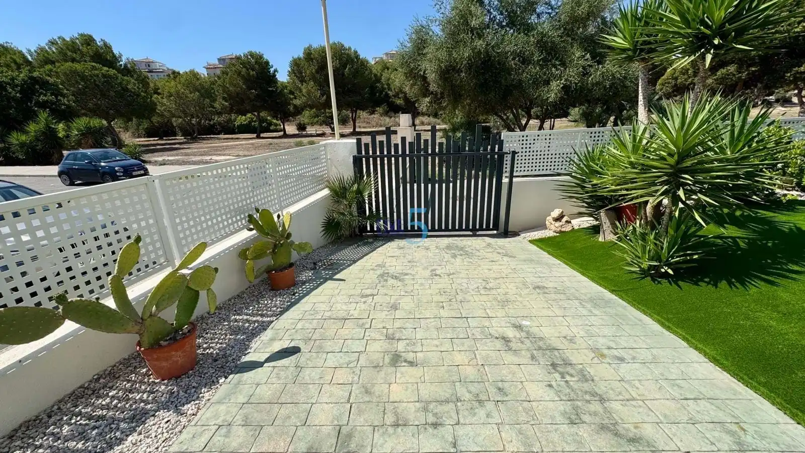 Jardí de Casa o xalet en venda en Orihuela amb Aire condicionat, Piscina i Moblat