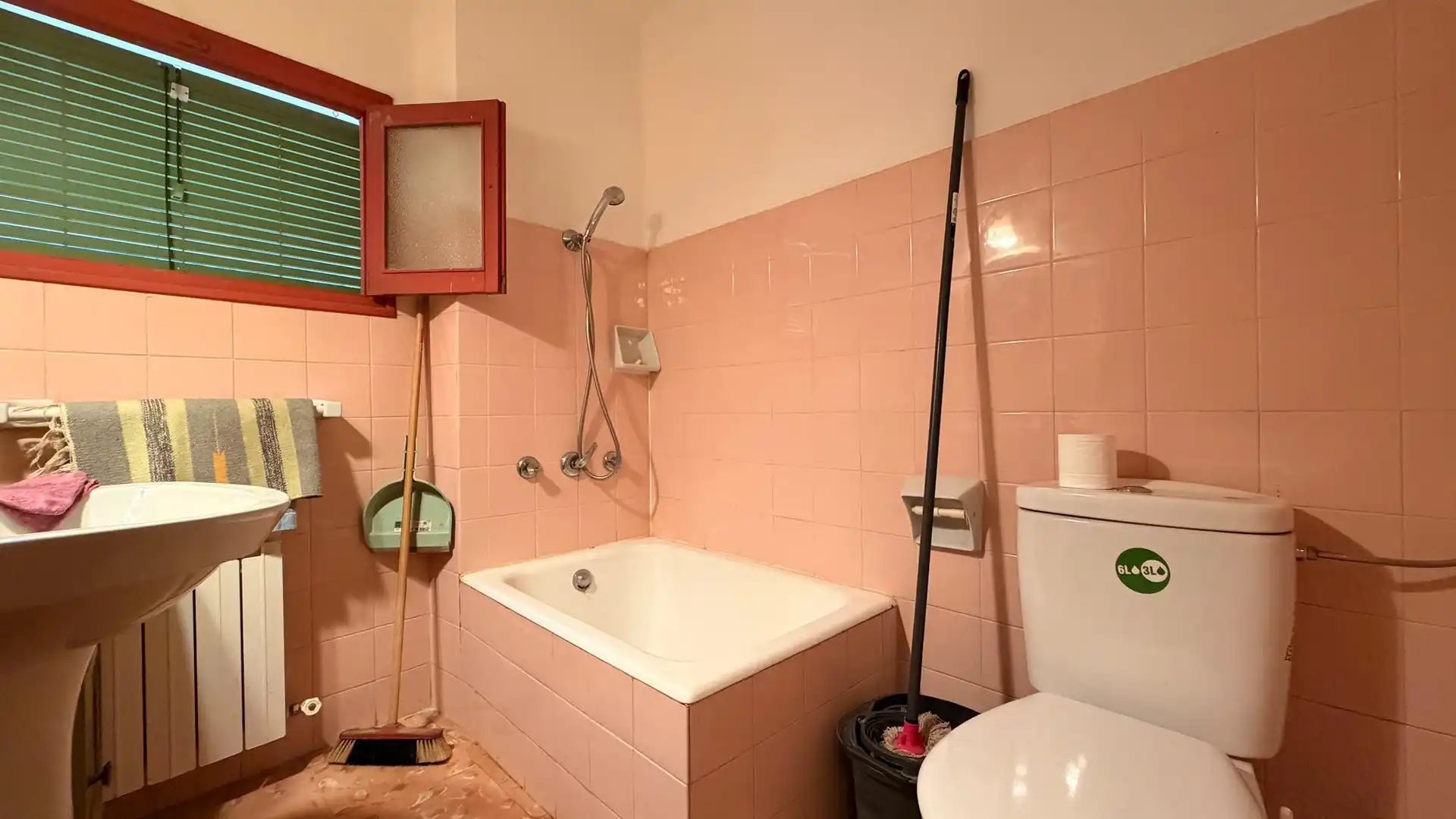 Bany de Casa o xalet en venda en Azlor, Huesca