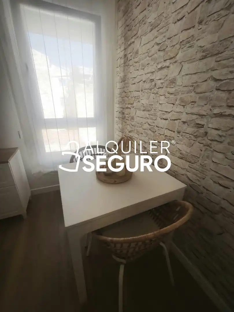 Flat for rent in Zaragoza  with Air Conditioner, Heating and Furnished