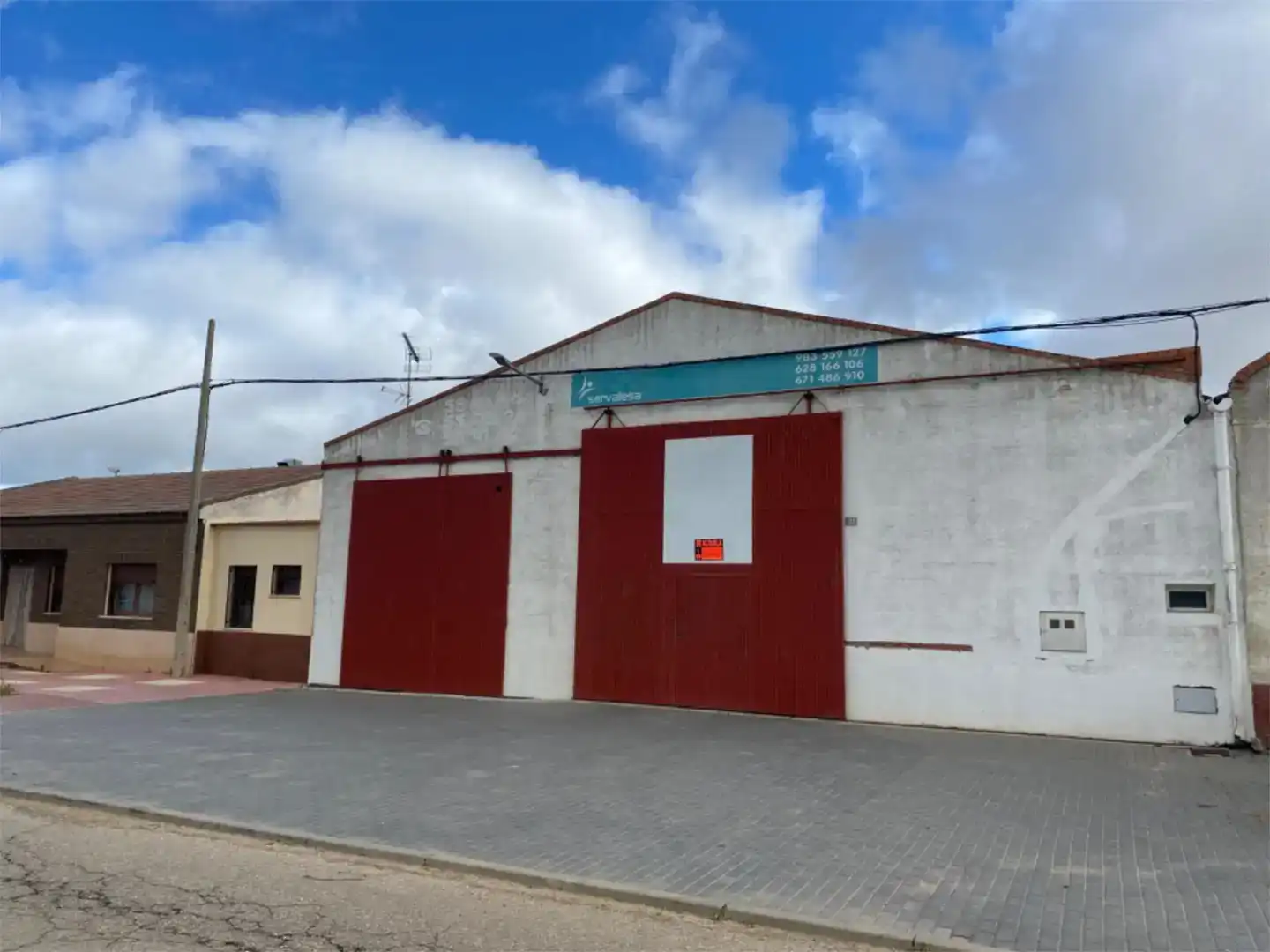 Exterior view of Industrial buildings for rent in Serrada