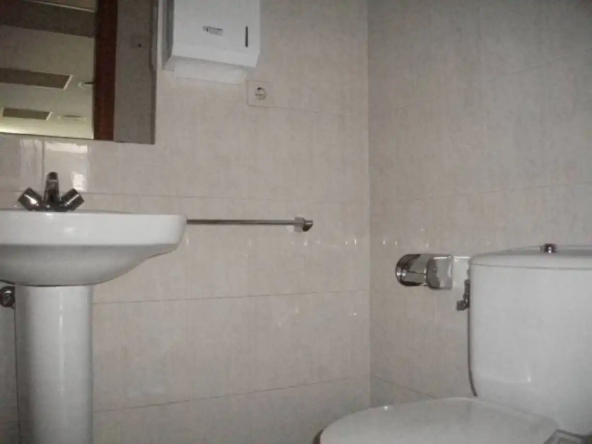 Bany de Oficina de lloguer en Sant Joan de Vilatorrada amb Calefacció
