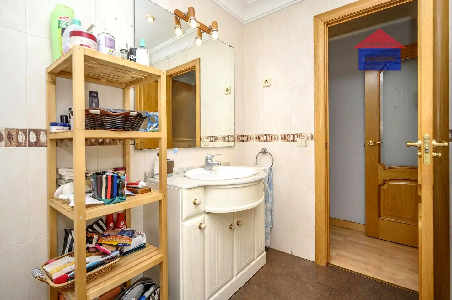 Baño de Piso en venta en Navalcarnero con Calefacción, Terraza y Trastero