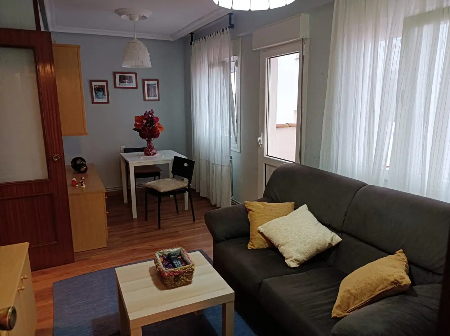Living room of Flat for rent in Oviedo   with Heating, Furnished and Oven