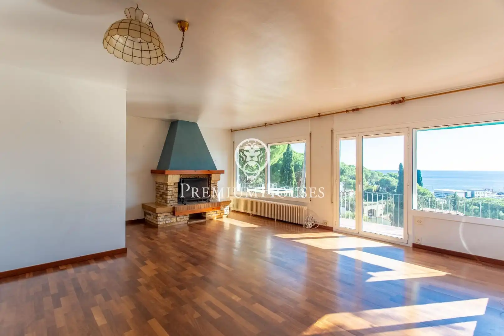 Sala de estar de Casa o chalet en venta en Arenys de Mar con Jardín privado, Terraza y Balcón