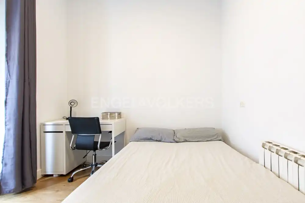 Schlafzimmer von Wohnung zur Miete in Madrid mit Klimaanlage, Heizung und Möbliert