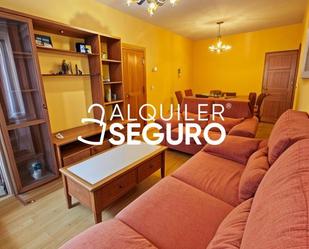 Living room of Flat to rent in  Toledo Capital  with Heating, Storage room and Furnished