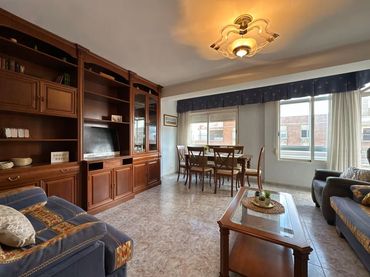 Apartment with balcony to rent in Calle de Pascuala Perié 4