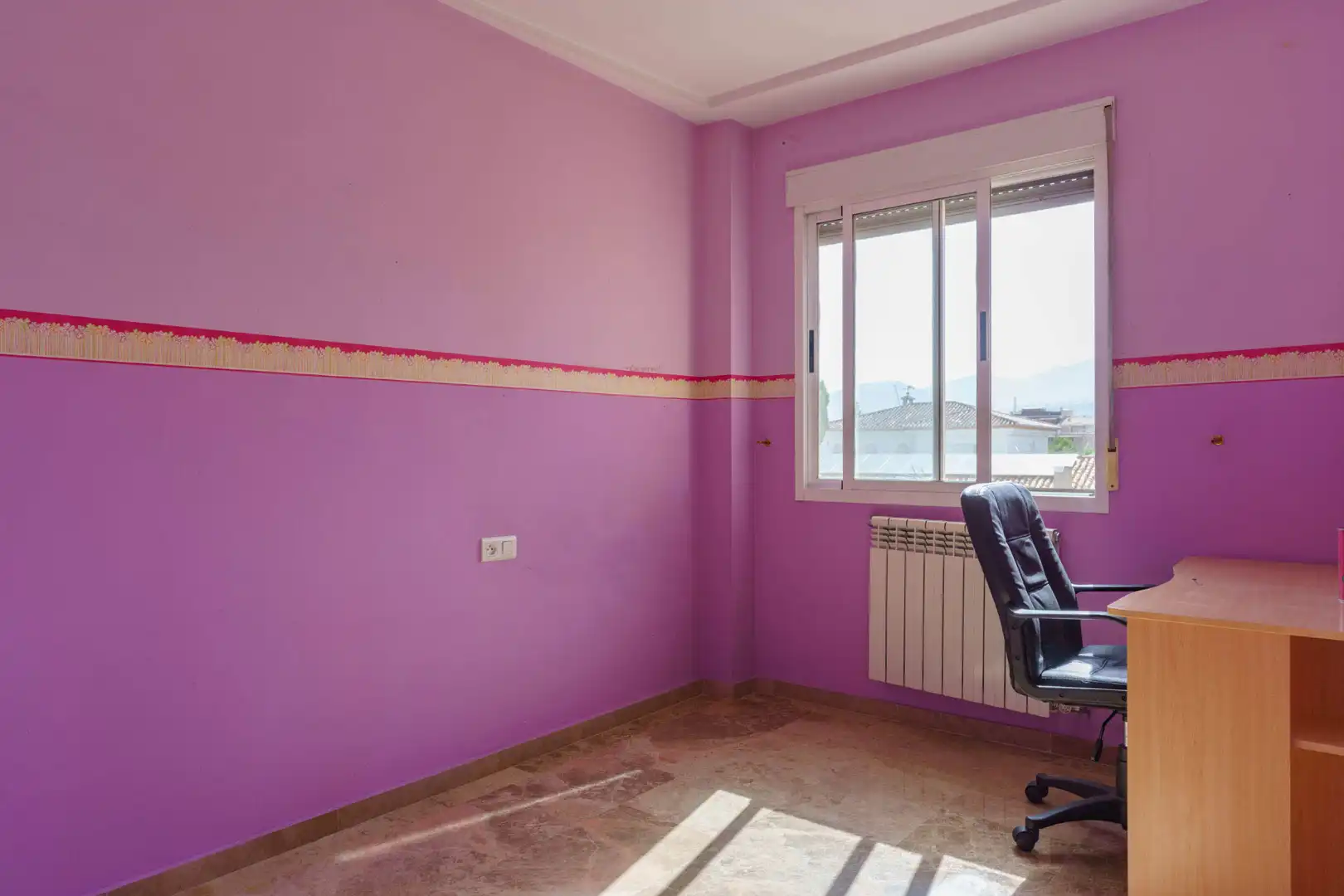 Schlafzimmer von Einfamilien-Reihenhaus zum Verkauf in Ogíjares mit Klimaanlage, Heizung und Terrasse