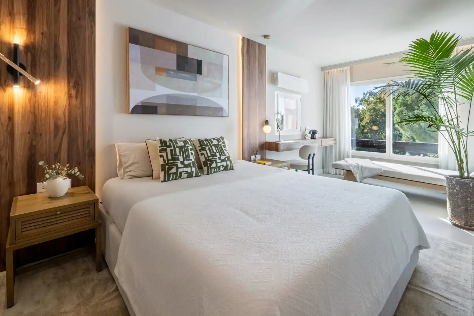 Bedroom of Apartments for sale in Benahavís  with Air Conditioner, Terrace and Swimming Pool