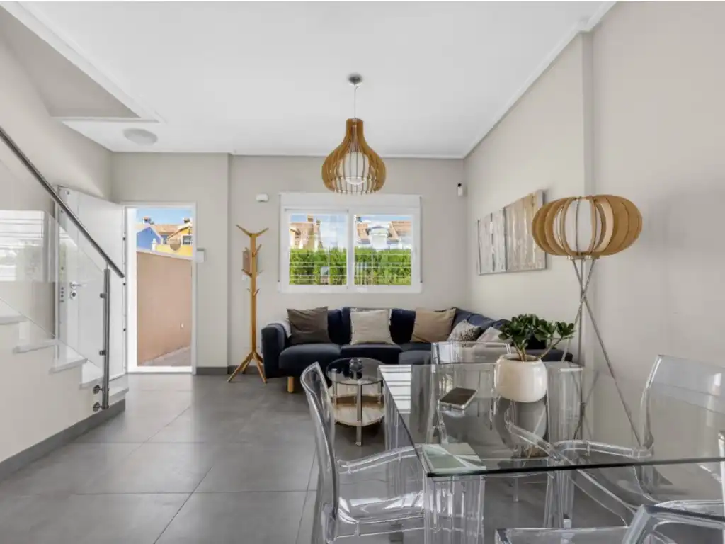 Sala de estar de Casa adosada en venta en Orihuela con Aire acondicionado, Jardín privado y Terraza