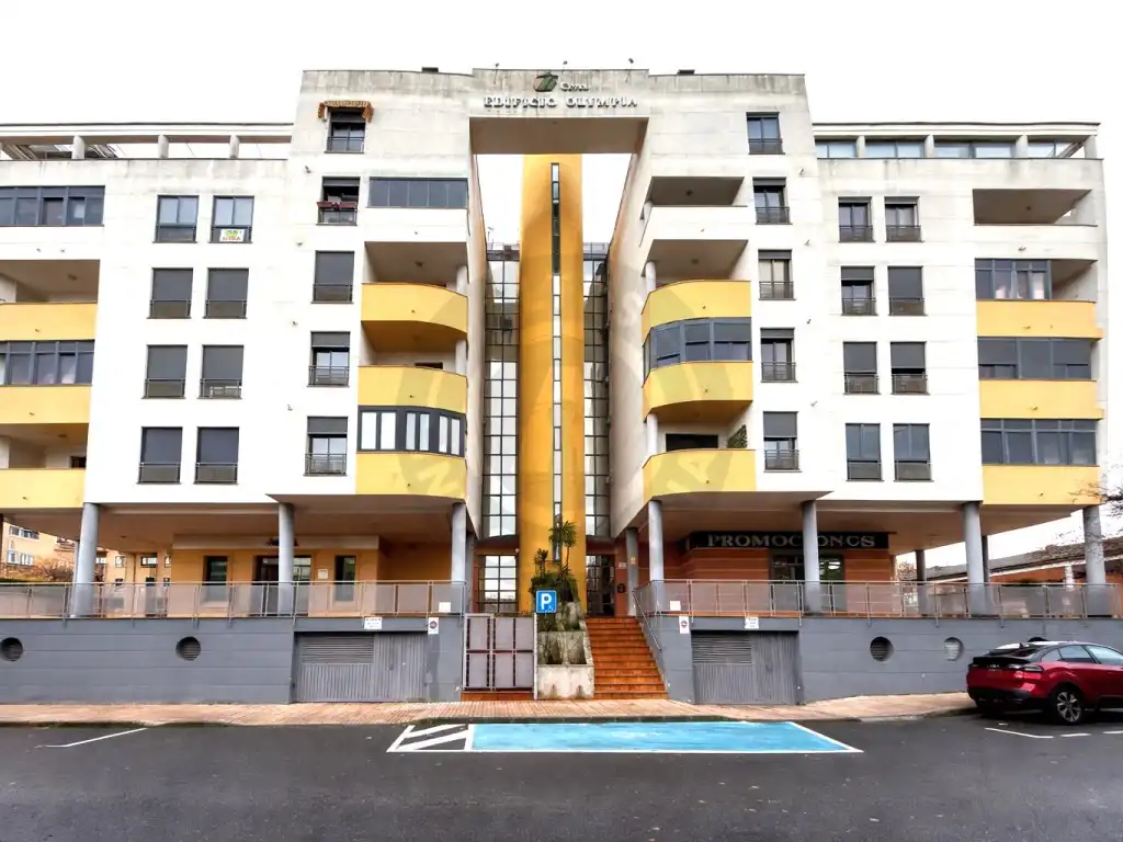 Exterior view of Garage for rent in Cáceres