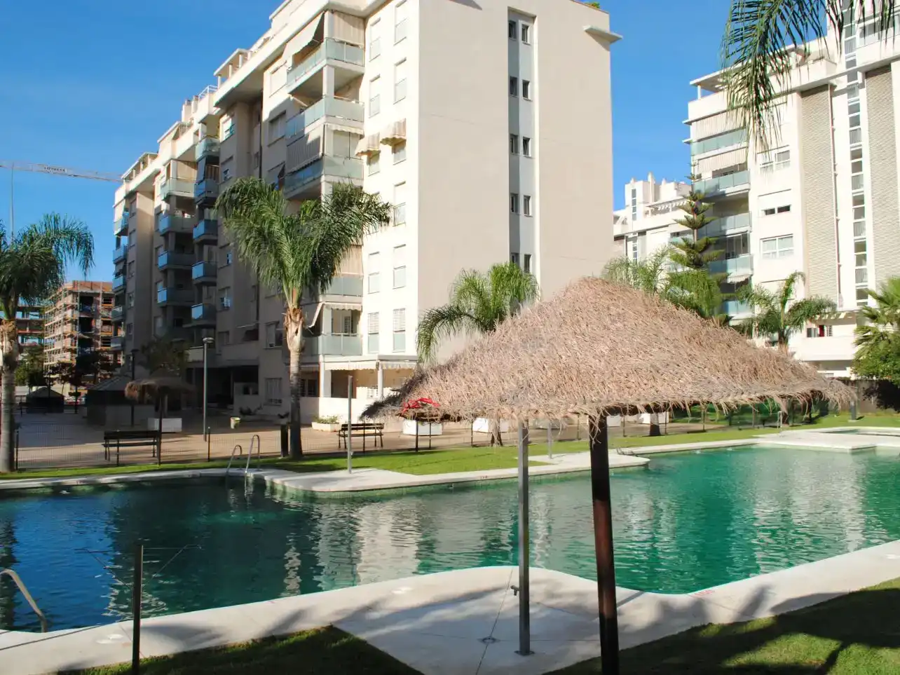 Piscina de Pis en venda en Rincón de la Victoria amb Aire condicionat, Piscina i Balcó