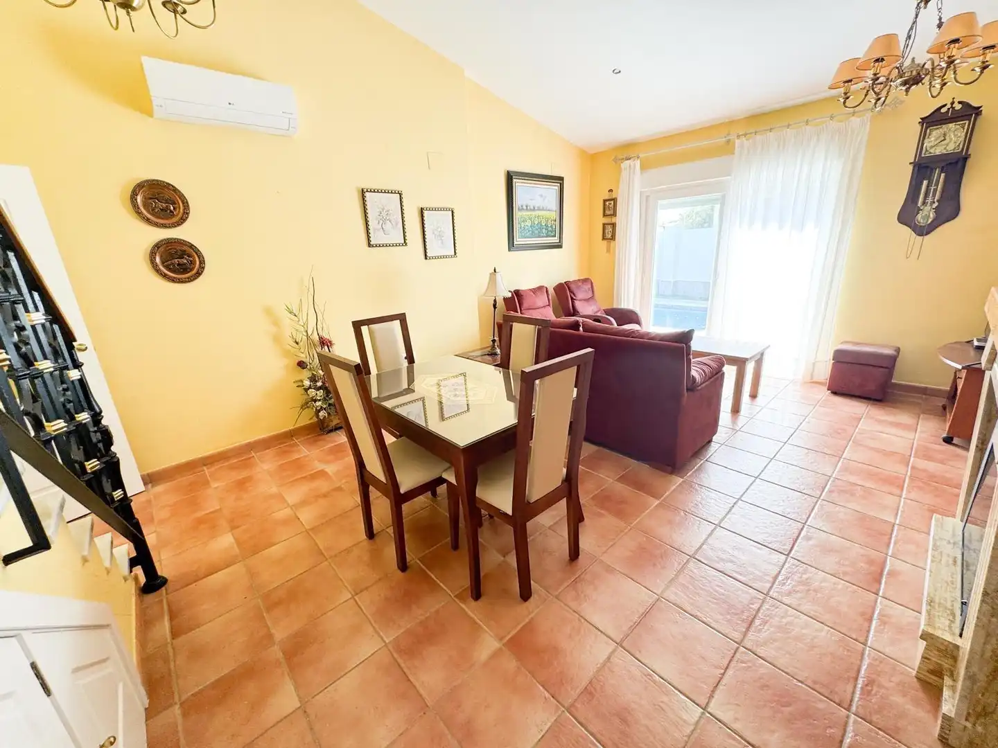 Sala d'estar de Casa adosada en venda en Punta Umbría, Huelva