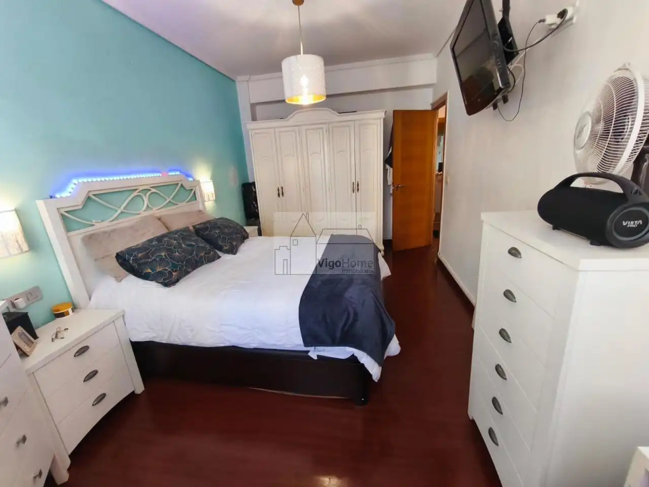 Habitación de Piso en venta en Vigo  con Calefacción, Terraza y Trastero