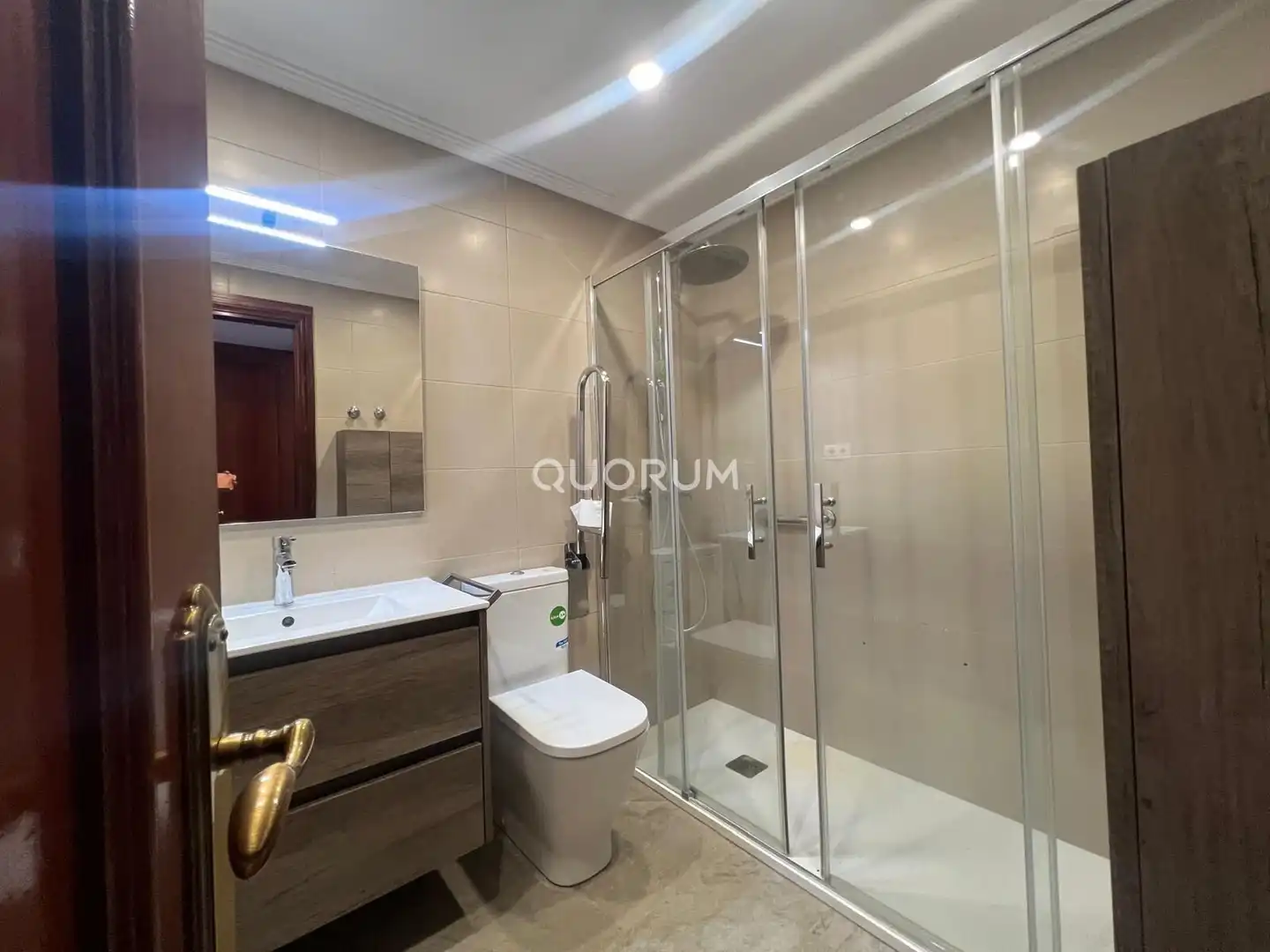 Bathroom of Flat for rent in Indautxu