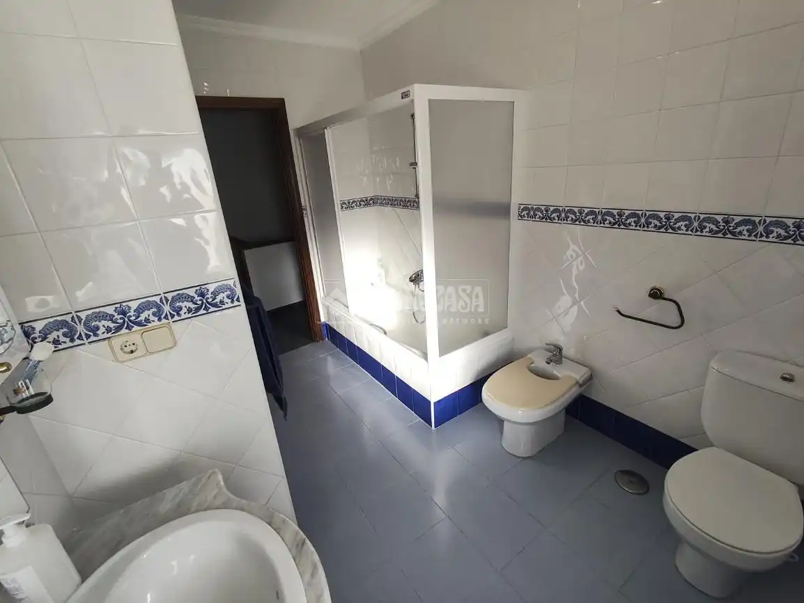 Baño de Casa adosada en venta en Suances con Calefacción, Jardín privado y Trastero